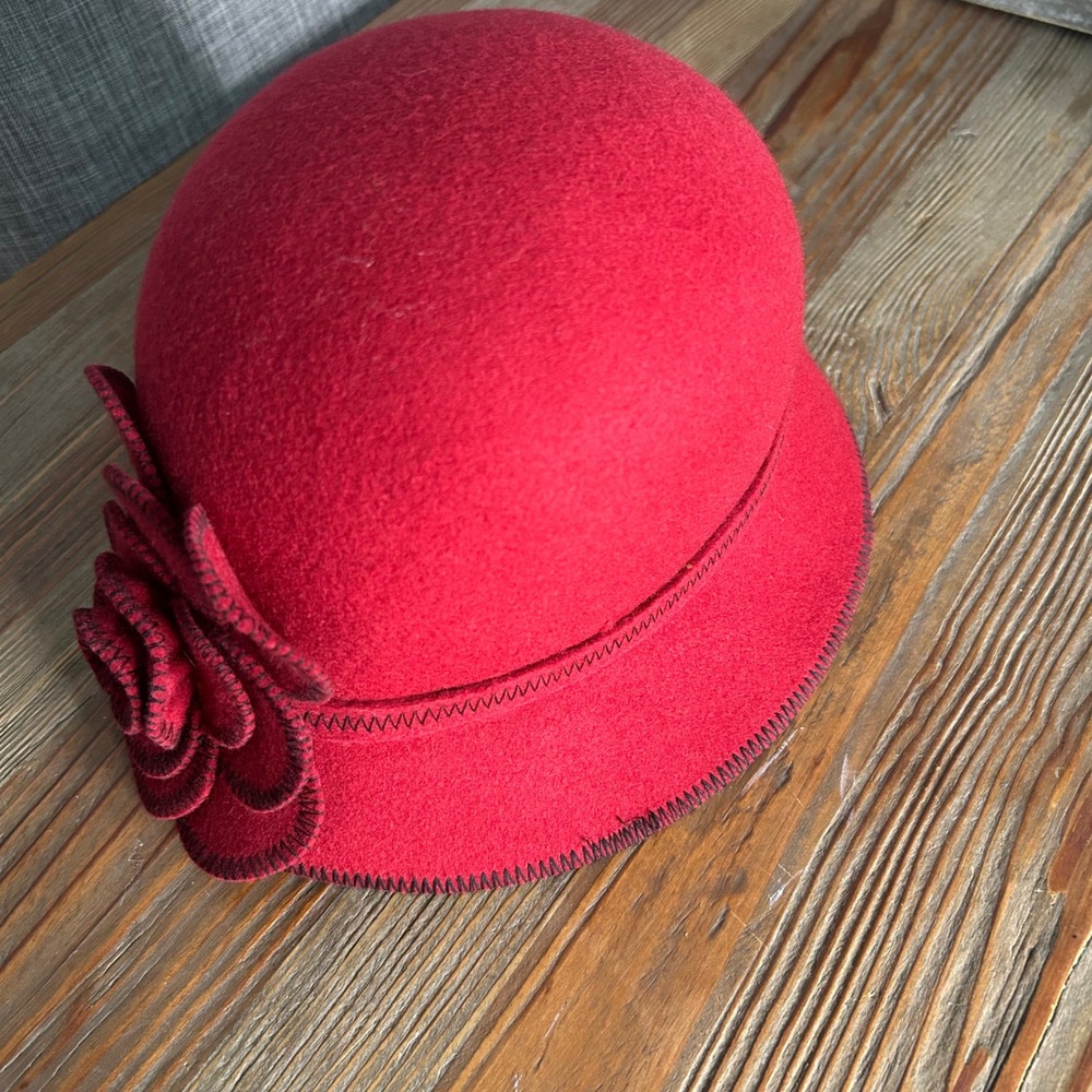 Red Wool Felt Cloche Hat Flower Accent vintage style adjustable retro - Picture 2 of 8